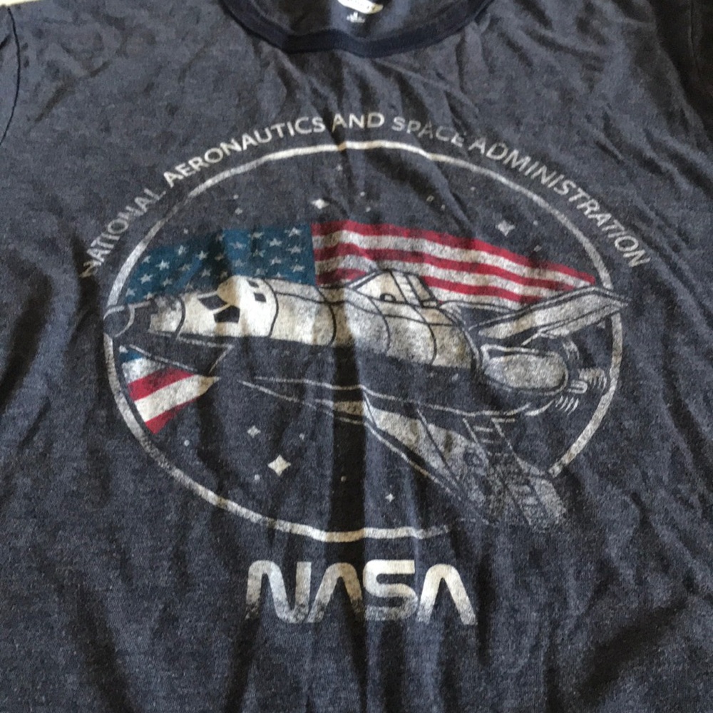 OLD Navy-USA-space shuttle- NASA-T-shirt-M